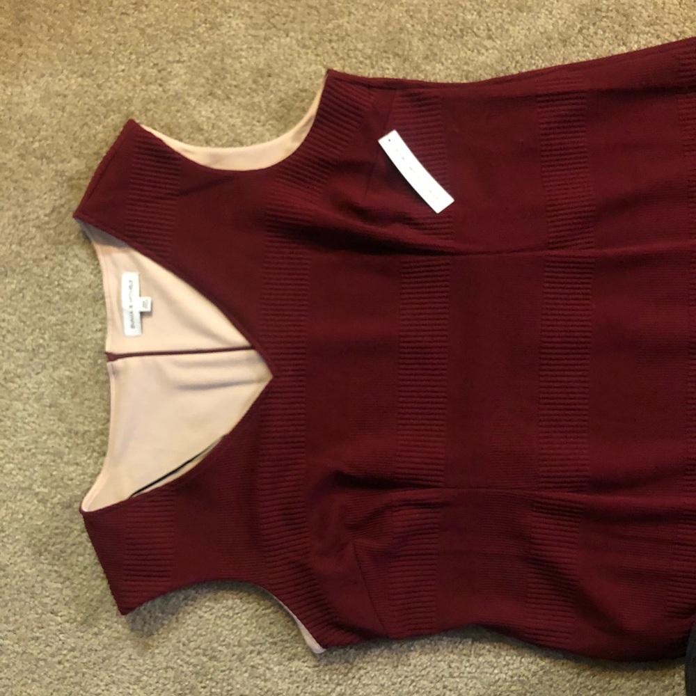 Wine colored elegant shortsleeved dress